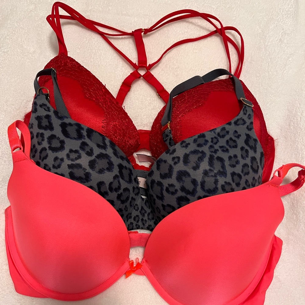 3 Victoria’s Secret Push up bra.